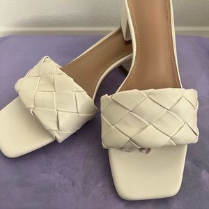 Cream slide sandal